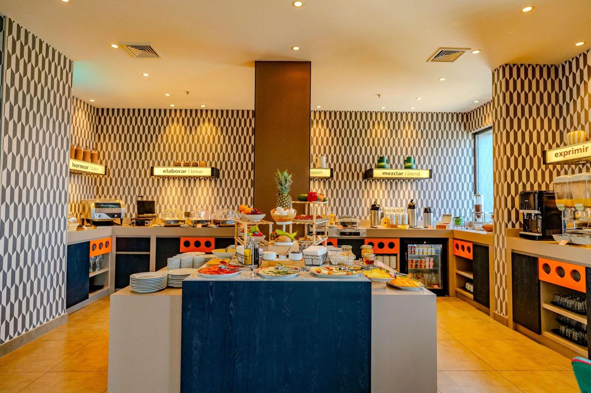 Hampton By Hilton Santiago Las Condes エクステリア 写真